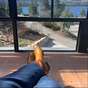 Vintage tan ostrich size 9